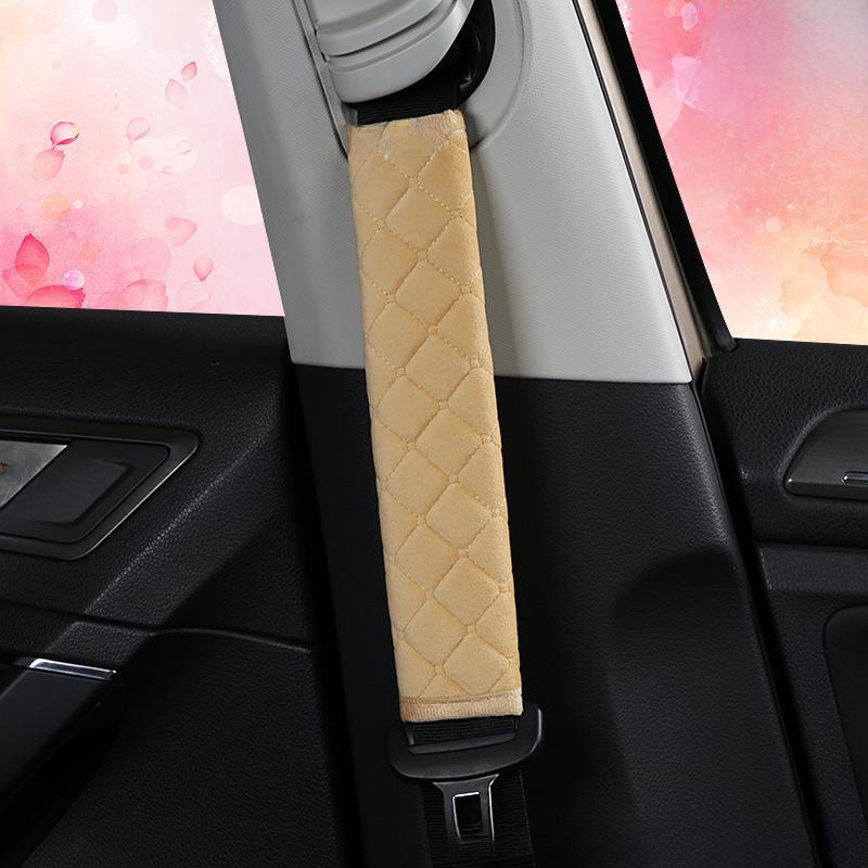 Prodloužený zimní plyšový pár ramenních krytů bezpečnostních pásů do auta: Teplý a pohodlný upgrade od výrobce