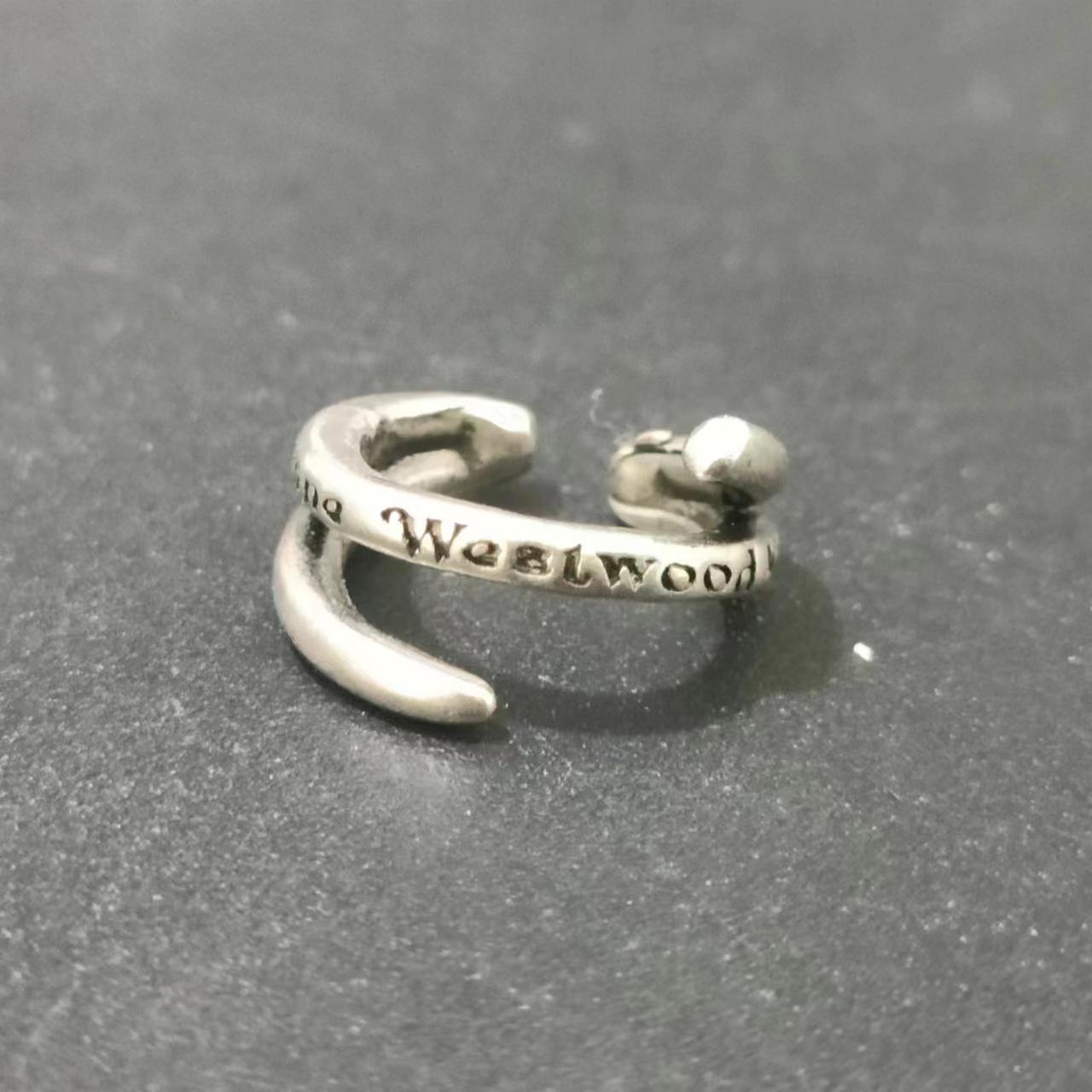 

Серьга-кафф Императрицы Цыси: Унисекс клипса Сатурн, не требует пирсинга