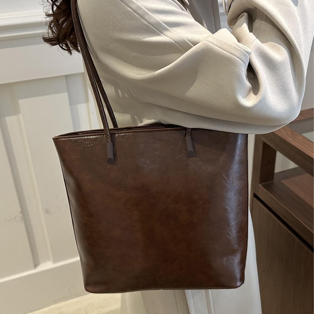Korean portable commuter bucket bag 2025 autumn and winter women's bag new trendy tote bag versatile large-capacity shoulder bag