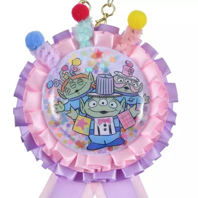 Disney Can Badge Rosette with Chain Little Green Men ( TOYSTORY 30th ) NEW