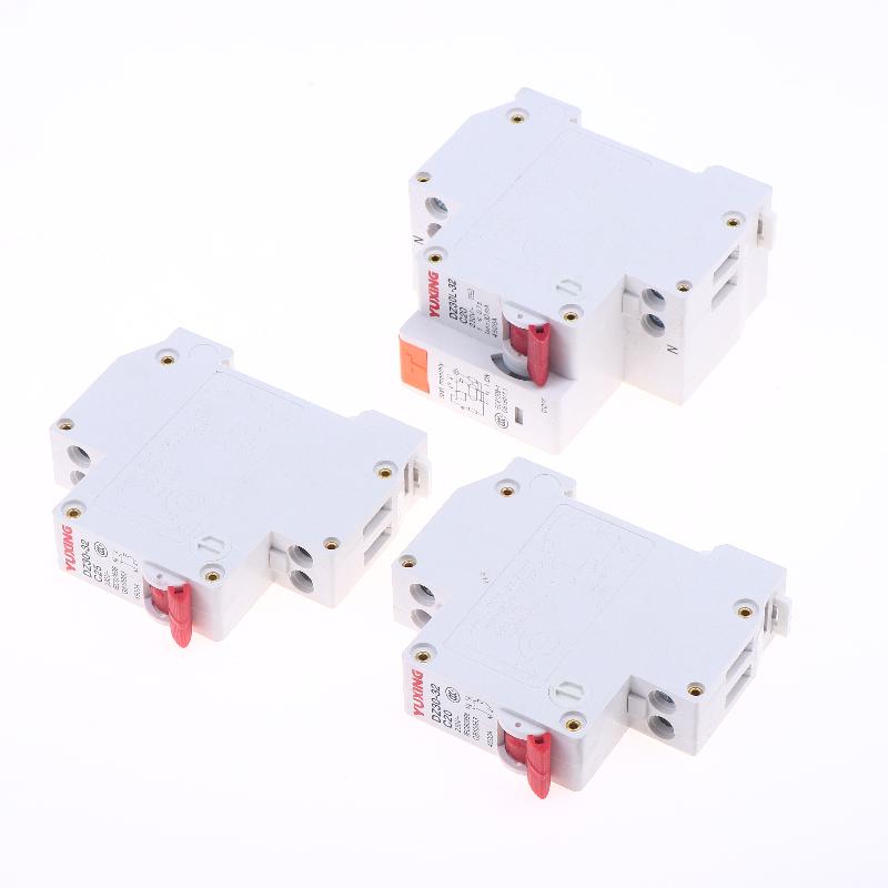 DZ30LE Residual Current Circuit Breaker 230V 1P+N Residual Circuit Breaker With Over And Short Current Leakage Protection RCBO M