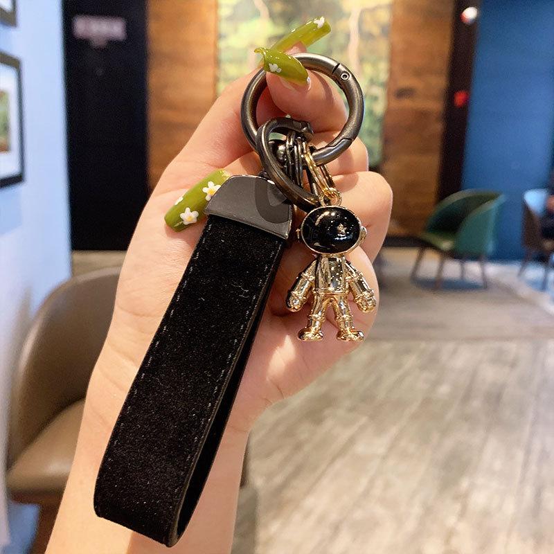 Creative Metal Astronaut Keychain Pendant Women'S Exquisite Pu Leather Car Keychain Pendant Small Gift