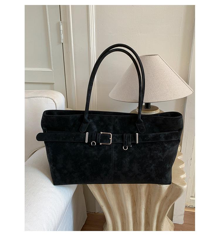 New Large Capacity Underarm Women's Bag, Fashionable Belt Buckle, Retro Shoulder Bag, Stylish Commuting Niche Handbag