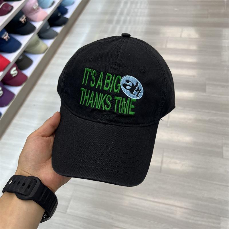 Street embroidery alphabet baseball cap men's and women's sun hat versatile soft top shows the face small cap tide