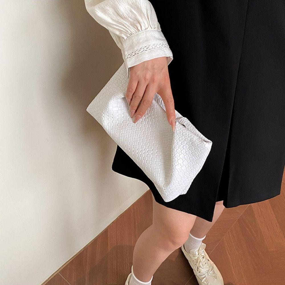 High End Large Capacity Clutch Bag Embossed Pattern Multifunctional Shoulder Bag Lightweight Luxury Design Evening Bag Dates