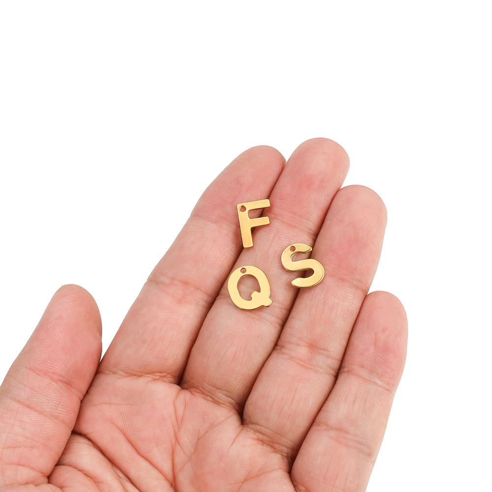 100pcs Randomly Stainless Steel Gold Color Letter Charm A-Z Alphabet Beads Pendants for DIY Bracelet Jewelry Necklace Making