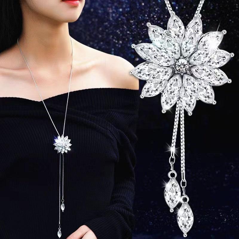 1PC Women's Fashion Metal Rhinestone Flower Rose Long Necklace Sweater Chain Accessories for Women Travel Party Jewelry Festival Gifts