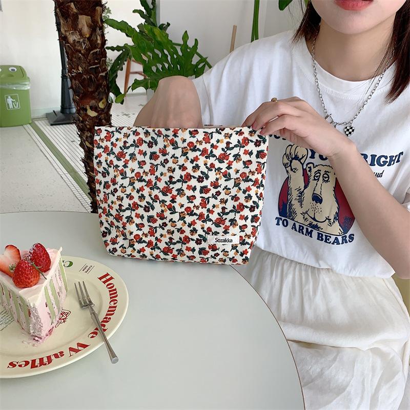 Flower Retro Velvet Makeup Bag Casual Storage Pouch Portable Travel Toiletry Bag