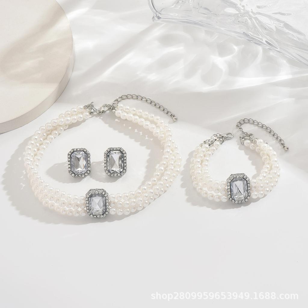 Dress Jewelry Direct Sales Necklace Earrings Two-piece Set Flower Bride Retro High-end Design Set