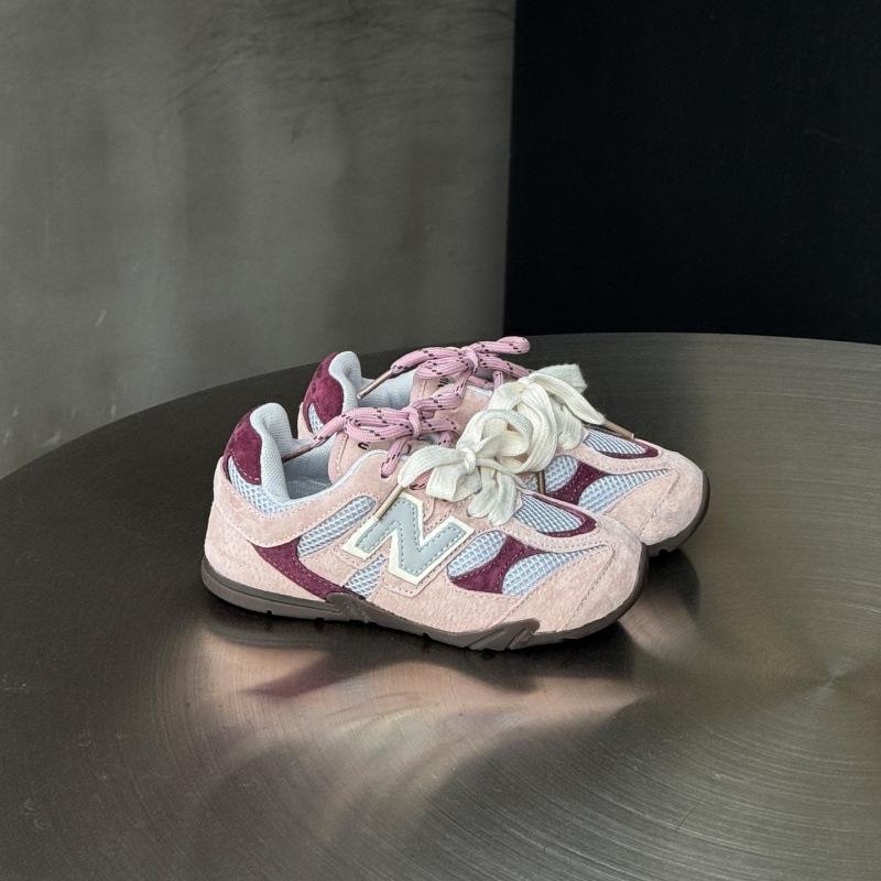NB Collaborazione Originale Velcro Leggere Traspiranti Bambini Stile Miu Scarpe da Allenamento Tedesche - Edizione Forrest Gump per Tutte le Età.
