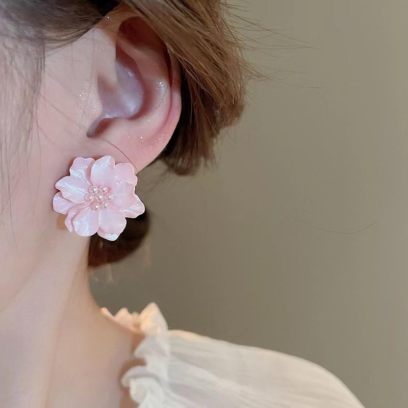 1pair Acrylic White Camellia Flowers Stud Earrings for Women Fashion Temperament  Earring Party Wedding Jewelry Wholesale