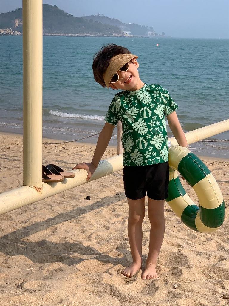 Toddler Boys' Cute Cartoon Green Leaves Sun Protection Two-Piece Swimsuit