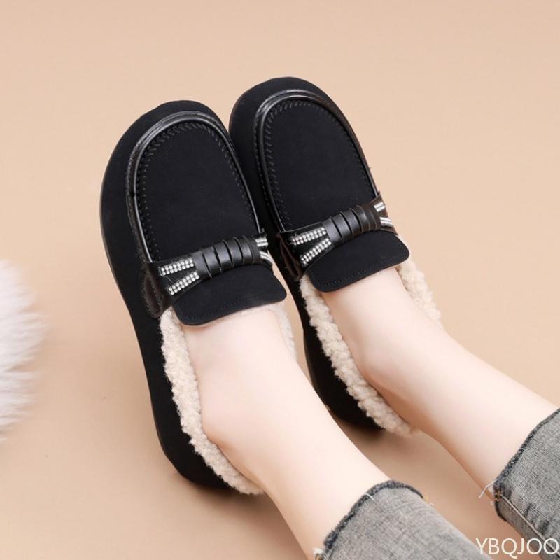 Winter New Fashionable Thick Soled Height Increasing Plush Thick Women s Boots Plush Warm Flat Short Boots for Women 41 чёрный 3636₽