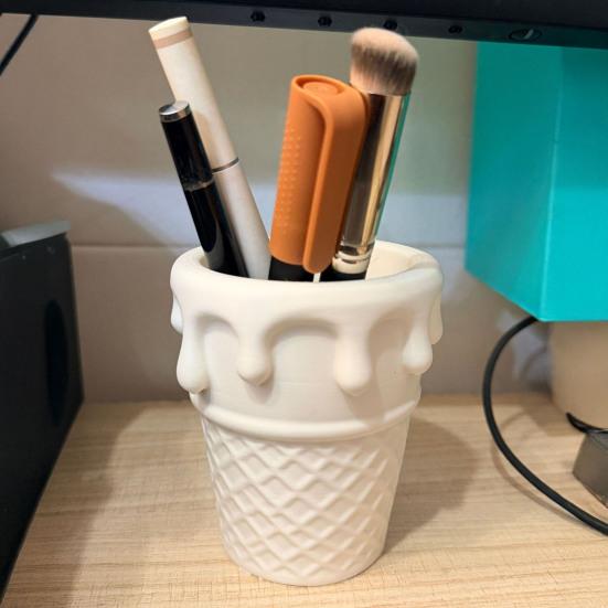 Nostalgie 3D Printed Ice Cream Cone Pen Holder, Waffle Base And Drip Top Desk Organizer, Multi-functional Pencil Cup for Pens, Marker, Makeup Brushes
