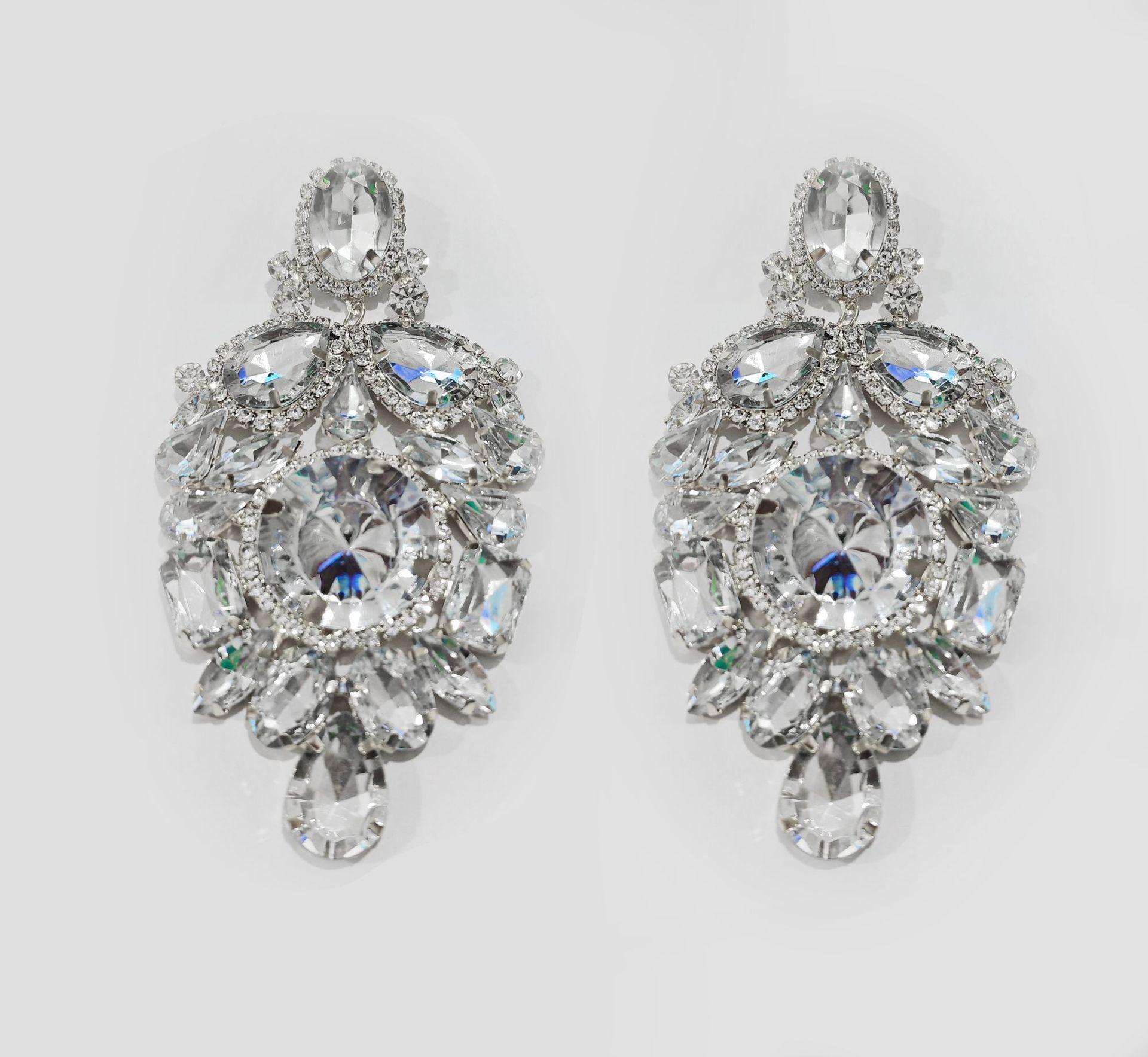 Винтажные серьги с зелеными стразами, Высококачественные серьги-подвески с инкрустацией, Богемные нишевые преувеличенные серьги. серебряный