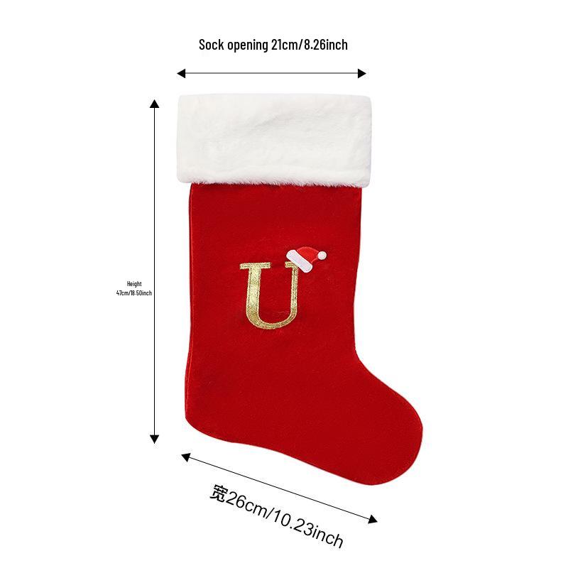 Großer roter Weihnachtsstrumpf mit Buchstaben-Ornament