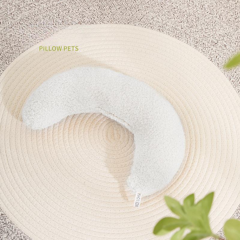 Pet Home Products Small Pillow Soft Cat and Dog Universal Pillow Creative Crescent Shaped Cervical Protection Pet Products