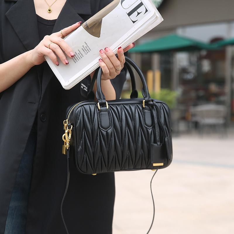 Schoolbag Women's Black Ming Leather Portable Shoulder Pleated Bowling Bag, High-End Sense Versatile Messenger Boston Sheepskin Bag
