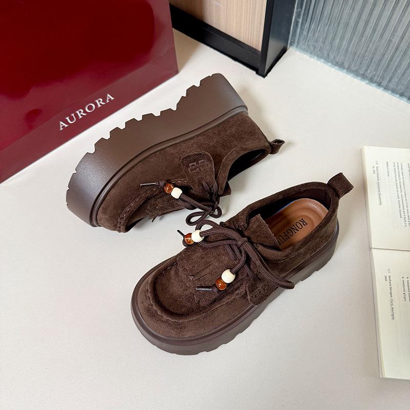 

European 2025 new matte leather thick-soled heightening muffin tassel lace casual women s loafers small single shoes 35 коричневый
