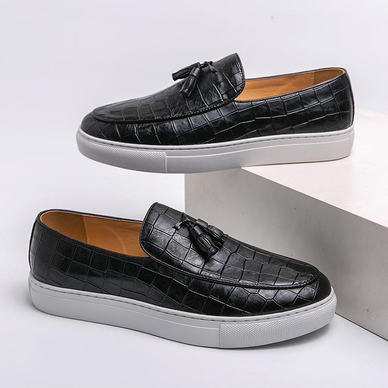 Fashion Summer White Sole Leather Men Loafers Breathable Flats Outdoor Men's Shoes Casual Footwear Male Tassel Lightweight Fashion Shoes