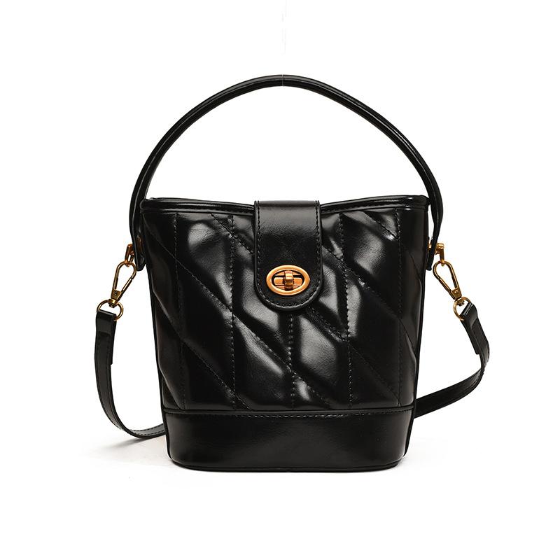 

Women s Diamond Bag, a Must for Fashion and Leisure. чёрный
