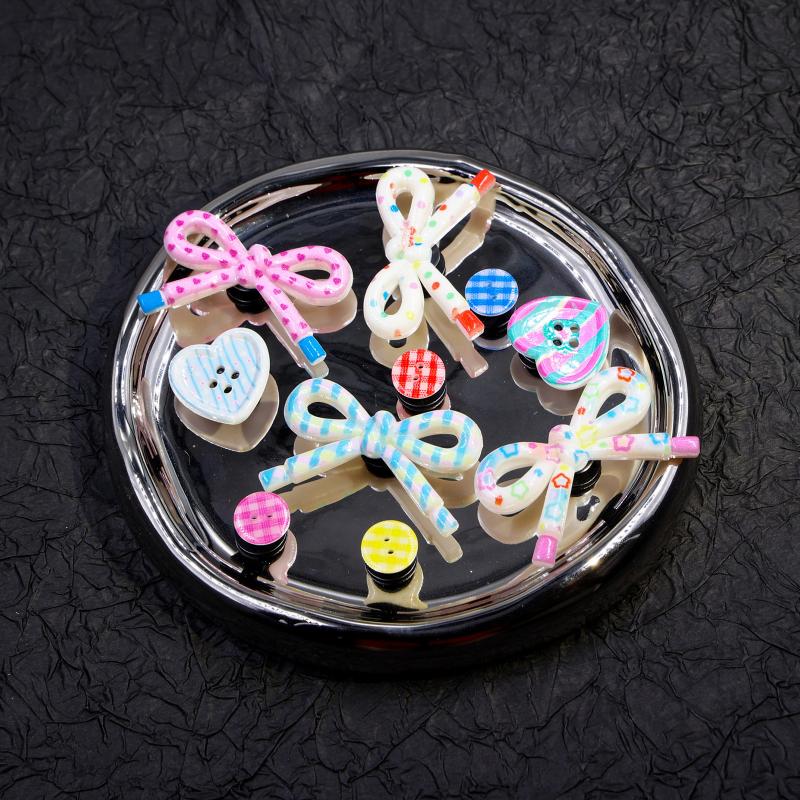 

10Pcs Cute Bow Shoes Charm Simple Polka Dot Buttons Shoes Buckle Summer Beach Sandals Shoe Charms Diy Shoe Decoration 1set