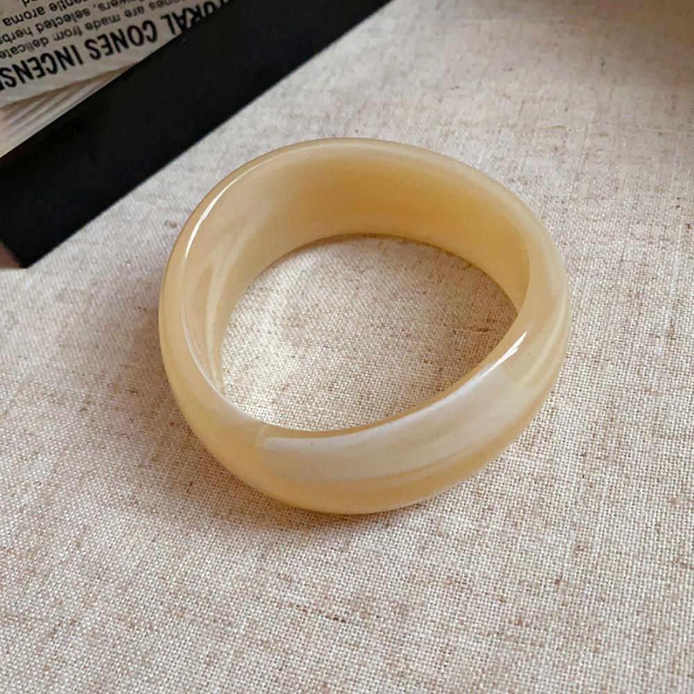 Resin Round Wide Bracelet Exaggerated Retro Geometric Bangle Unique Irregular Acrylic Bangle  Women