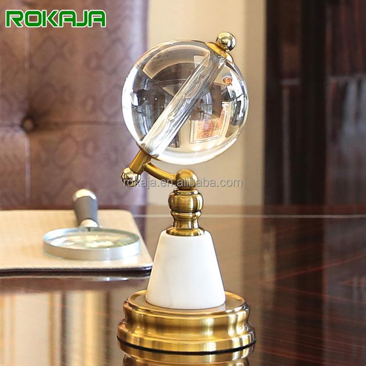 Romantic Crystal Glass Ball Ornament Clock Marble Handicraft Globe for Study Living Room Entrance TV Cabinet Home Decoration Customized Size