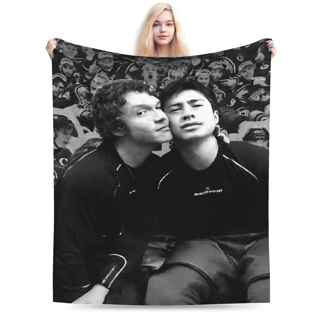 Comfortable Heated Rivalry Hollanov Sports Drama Shane Hollander Ilya Rozanov Blanket Blanket Throw Warm Flannel for Travel