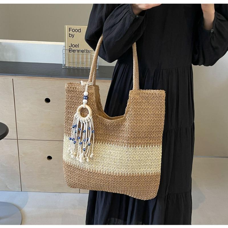 Large capacity tote bag women's new beach vacation woven bag fashion fringed commuter bag
