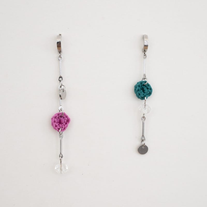 MERRYMOTIVE Fluttering in the wind drop surgical earring