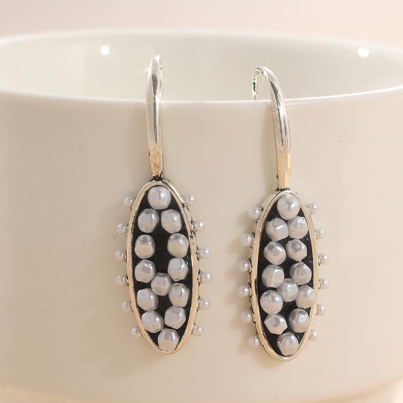 Vintage Inlaid Imitation Pearl Silvery Plated Dangle Earrings for Women Exquisite Banquet Wedding Pendant Jewelry Crafts