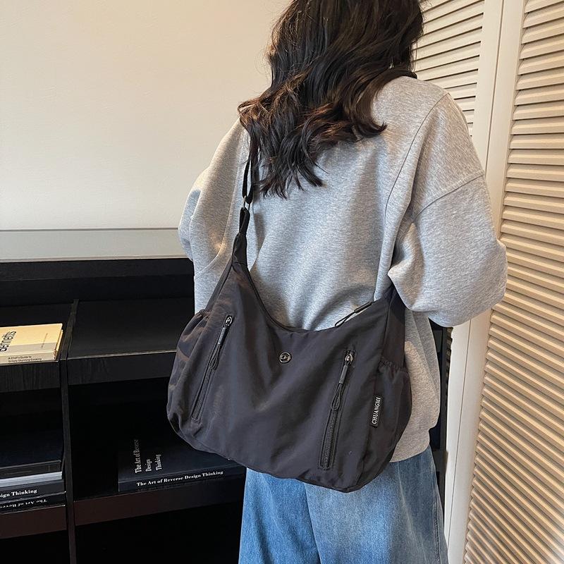 Large capacity bag Women's tote bag College student commuter messenger bag Women's waterproof nylon shoulder bag