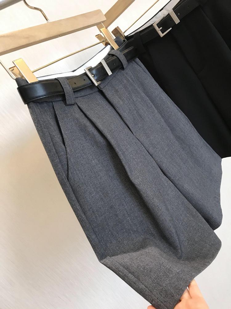 

Мгновенно Шикарный: Высококачественные женские повседневные шорты А-силуэта прямого кроя. Medium серый