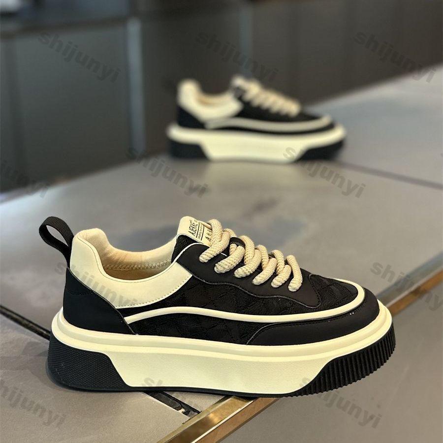 Fashion Men's Vulcanized Shoes New Fashion Soft Soled Casual Walking Shoes Lightweight Tennis Shoes Sneakers Breathable Luxury Sneakers
