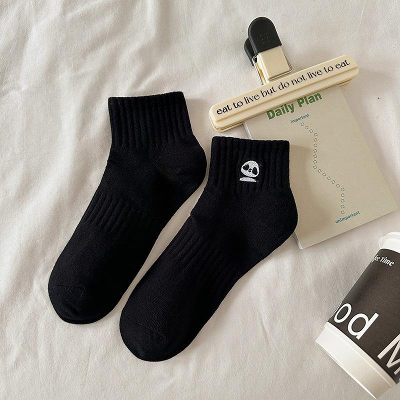 Śmieszne Słodkie Skarpetki Panda z Haftem Kobiety Harajuku Kawaii Zwierzę Czarne i Białe Panda Haftowane Krótkie Skarpetki do Kostki