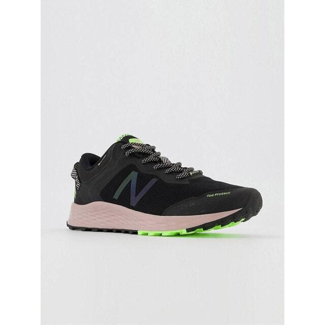

Черно-фиолетовые кроссовки New Balance Arishi Gore-Tex