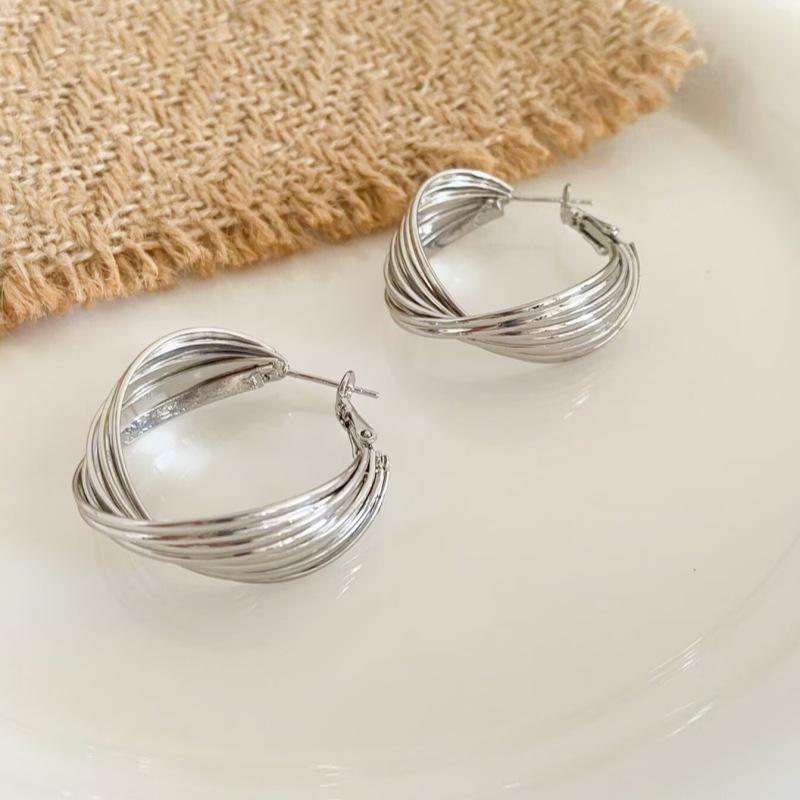 Elegant Retro Multi-layer Ear Cuff for Women - Unique High-end Versatile Design