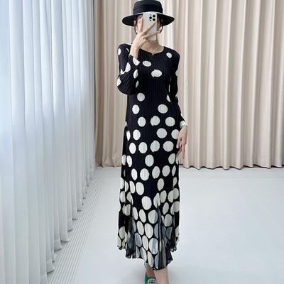 Spring and Autumn Women's Polka Dot Print Dress with Round Neck, Cropped Sleeves, Pleated Stretch Maxi Dress
