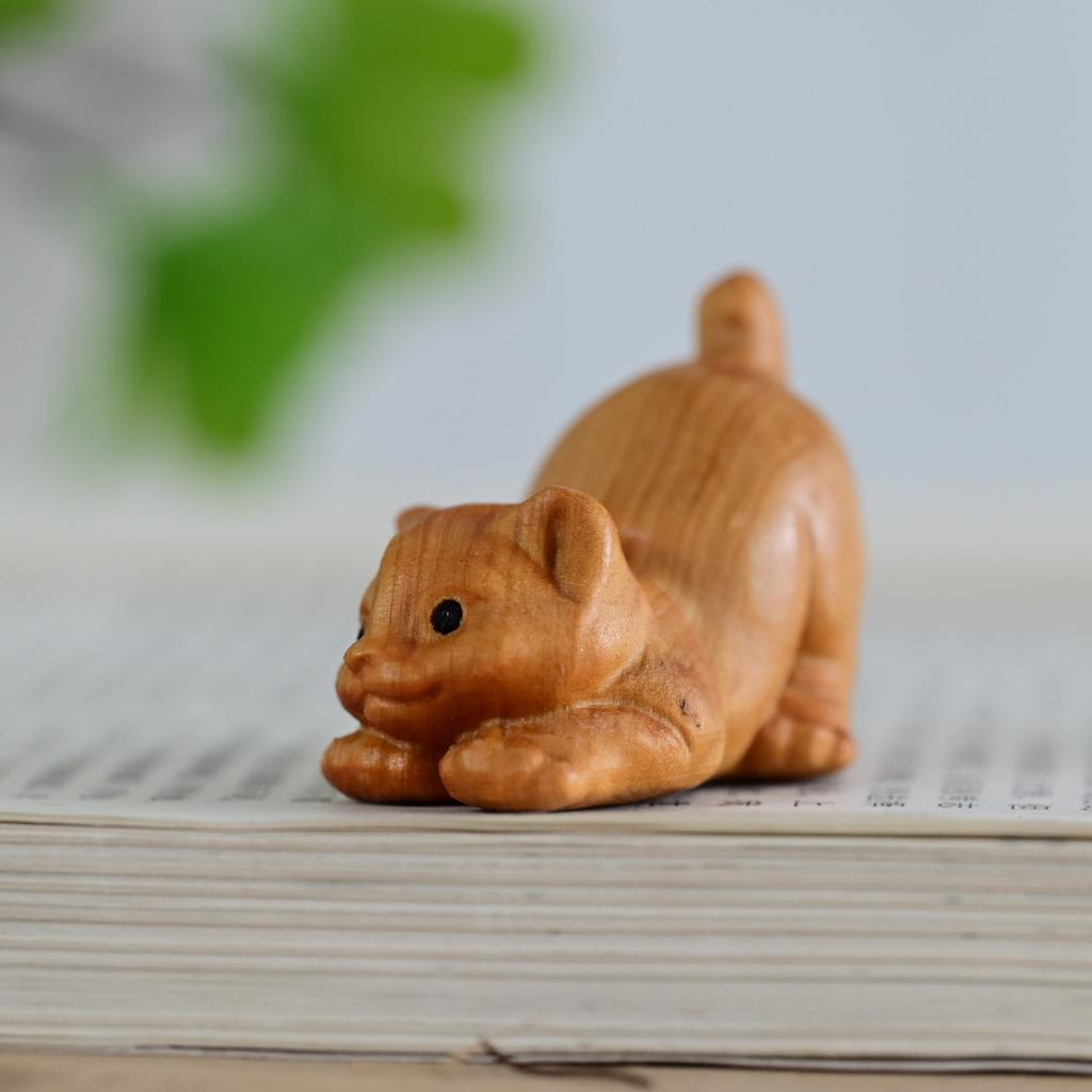 Miniature Wooden Carved Lying/Sitting Cat Ornaments Creative Tabletop Cute Animals Figurine Kids Gift Decoration home