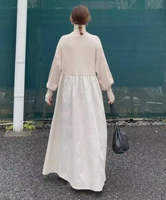 2024 Volné pletené šaty s vysokým límcem a patchworkem na podzim/zimu