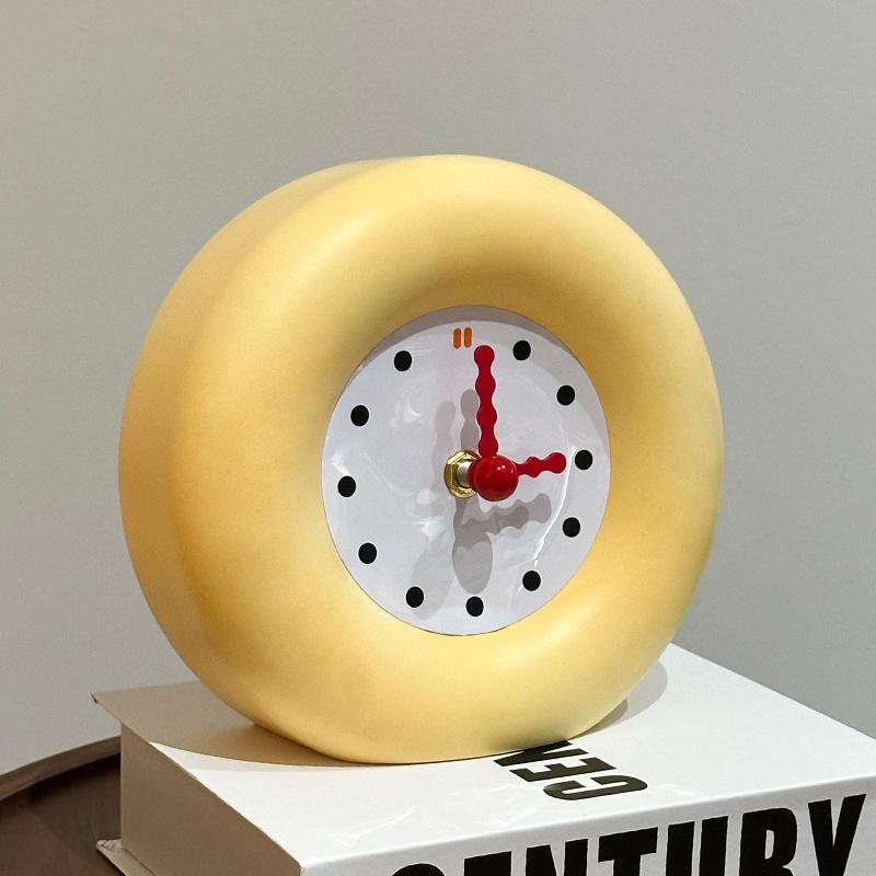 Round Resin Clock Creative Art Living Room Desktop Fashion Desk Clock Decorative Ornaments Desktop Clock Home Decoration