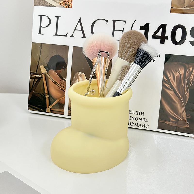 Creative Little Red Boots Pen Holder Series Plastic Student Desktop Vase Multi-functional Makeup Brush Storage Bucket