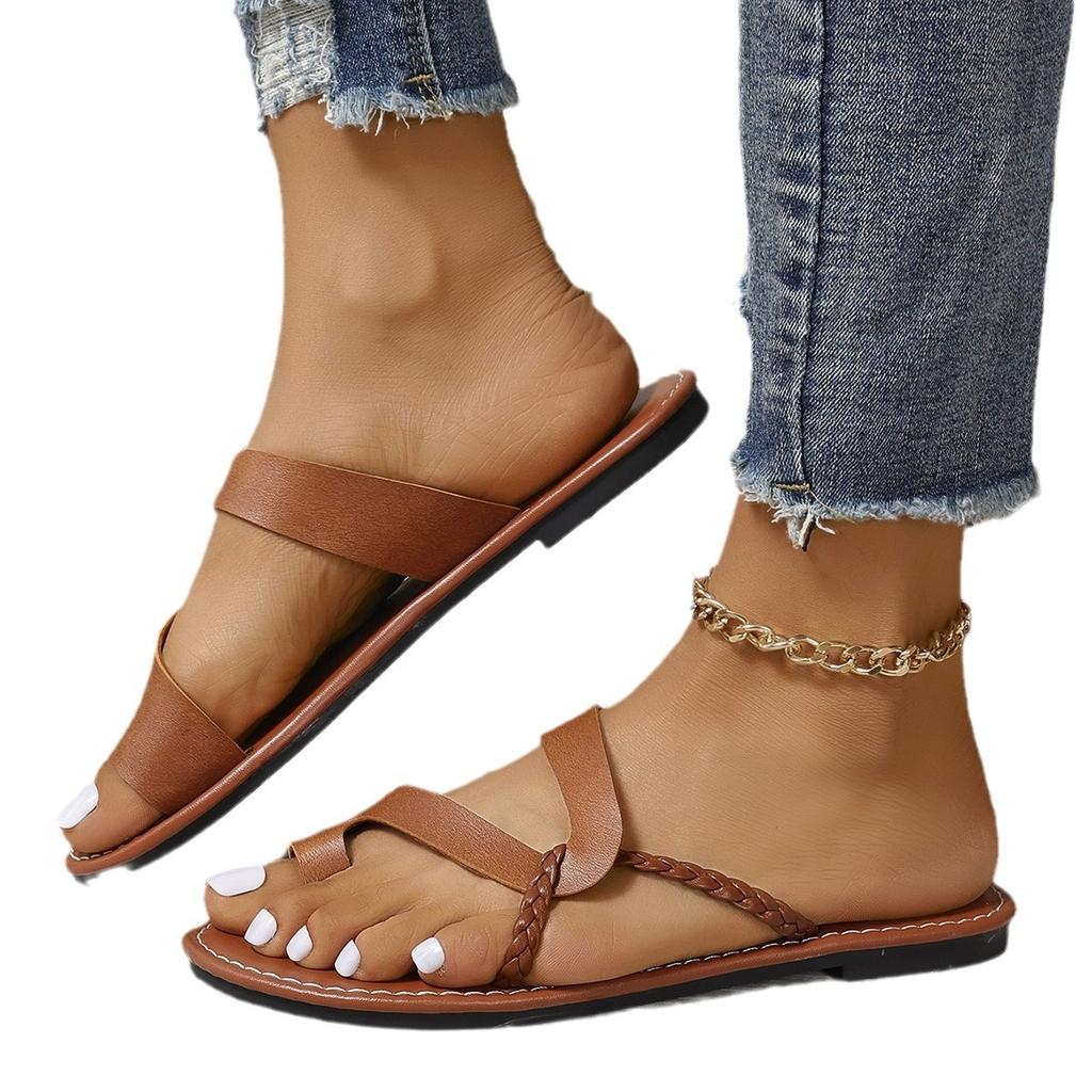 Foreign trade slippers women's Xiaoxiangfeng 2024 summer new flat shoes belt buckle casual large size beach cover toe sandals
