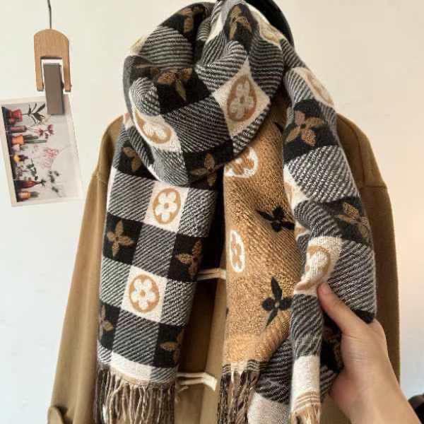 New Bear Hair Plaid Imitation Cashmere Thickened Autumn and Winter Warm Scarf Fashionable and Versatile Double Sided Love Tassel Scarf
