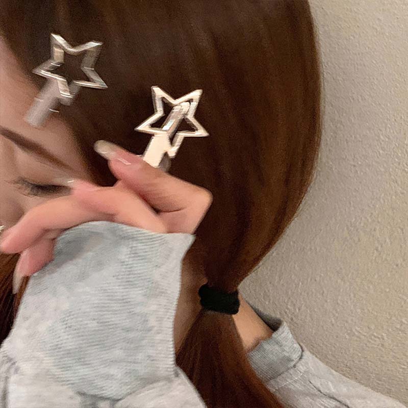 Y2K Silver Metal Hollow Star Hair Clips for Women Vintage Sweet Cool Pentagram Side Hair Grip Barrettes Hair Accessories