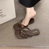 2025 new simple toe flat slippers women's summer wear flip-flops one and a half slippers pinch feet small sandals