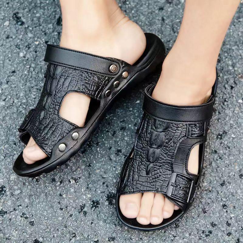 summer open-toed men use sandals, breathable and comfortable beach shoes, casual driving and lazy slippers