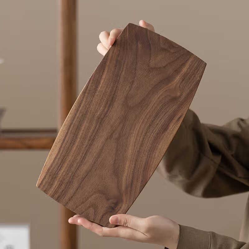 Rechteckiges Serviertablett aus nordamerikanischem Schwarznussbaum