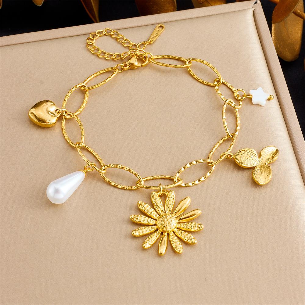 

Vintage Floral Heart Letter Multi Element Pendant Chain Bracelet Fashion Versatile Creative Personality